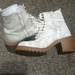 Juniors boots sz 7
